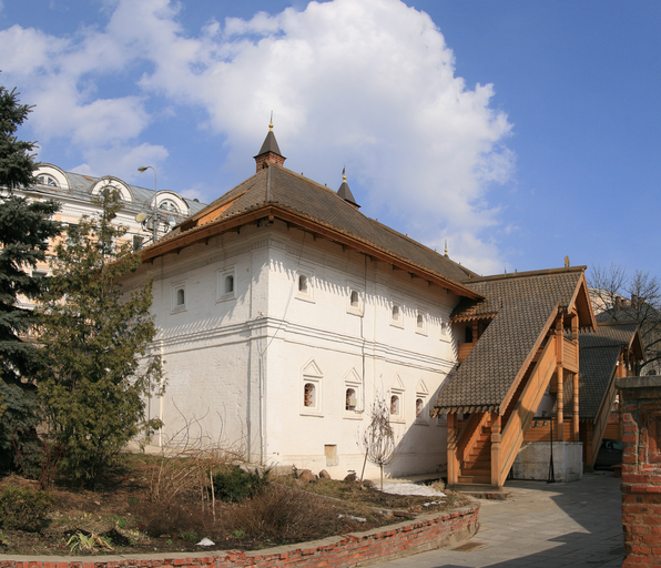 Братский корпус Знаменского монастыря)